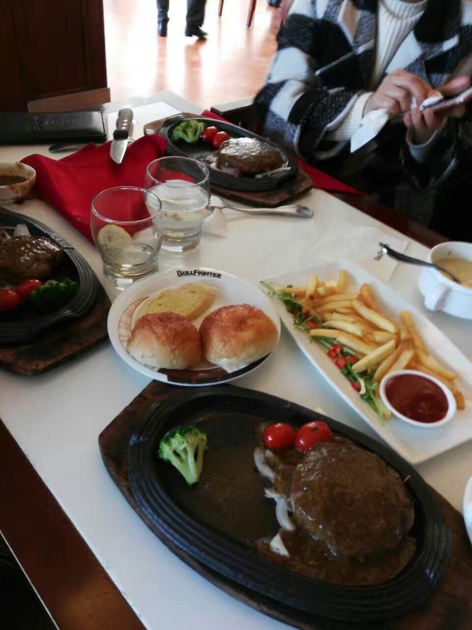 2022斗牛士牛排餐厅(桐乡店)美食餐厅,味道不错 特别是焦糖布丁和芝.