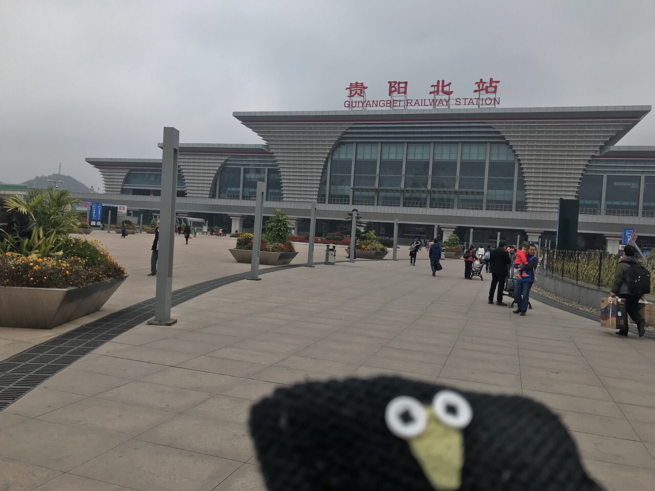 如果按照站台数量来说,贵阳北站是西南地区最大的高铁站,不过就如