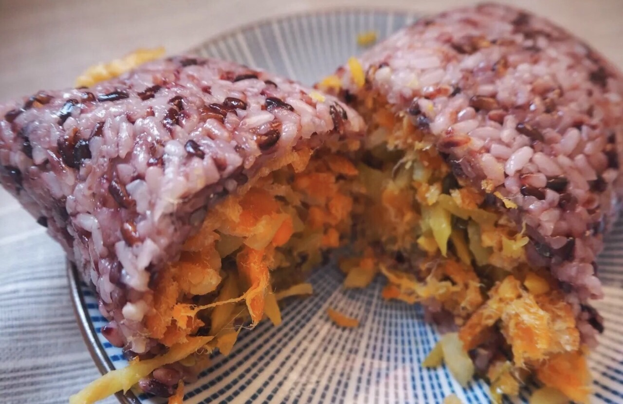 2023江南粢饭团(建外soho店)美食餐厅,这个口味最新鲜,可能是梅干.