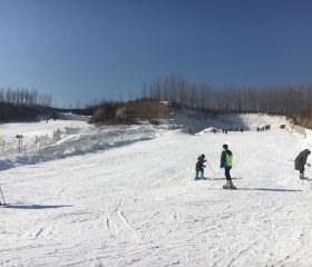 龍泉國際滑雪場