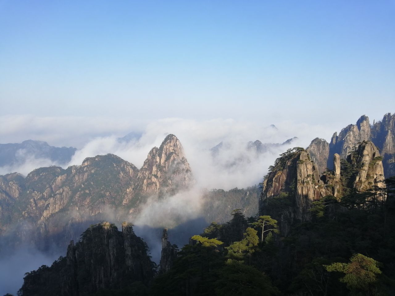 黄山狮林大酒店，黄山山顶酒店预定，住狮林大酒店登山线路_黄山笨骆驼旅游网_黄山自助游_黄山门票交通天气景点介绍