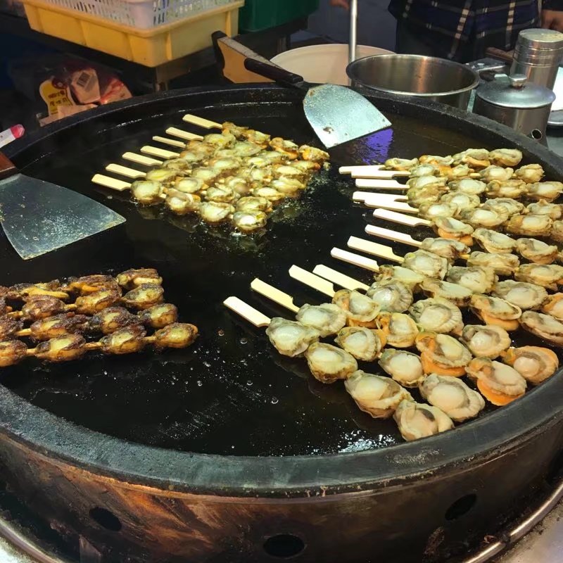 2020曾不厝转角遇到爱蚵仔煎美食餐厅,当时打算团购买沙茶干贝烧,.