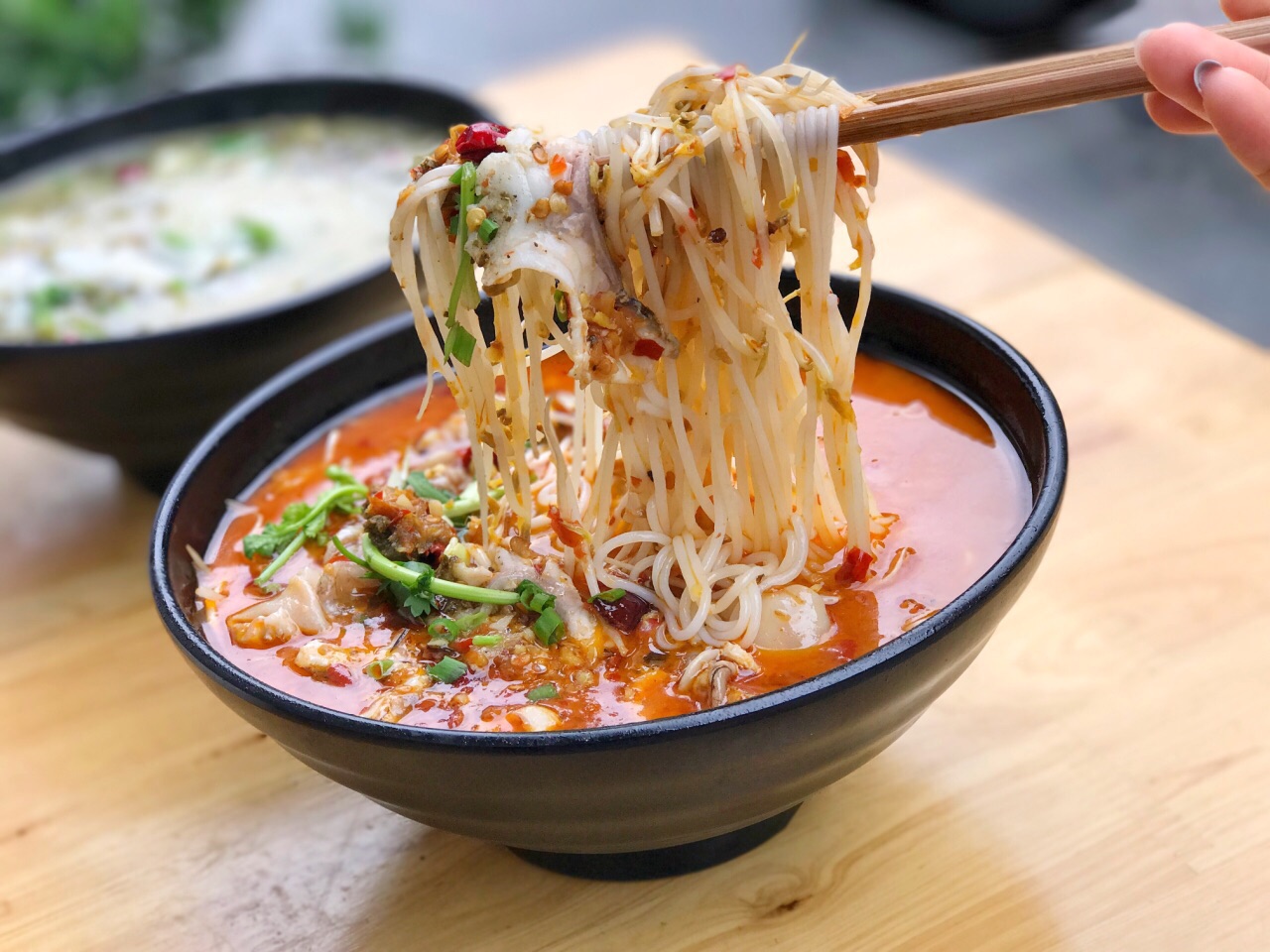【酸菜鱼米线】15元 作为经典搭配的的酸菜鱼,必须要尝尝.