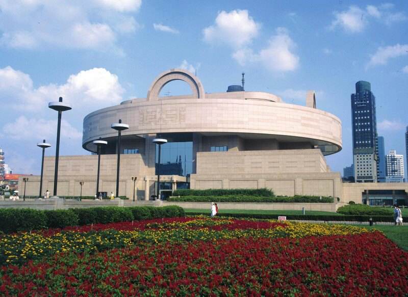 隧道六线去人民广场,那是市中心交通便捷,还可以顺便逛一下上海博物馆