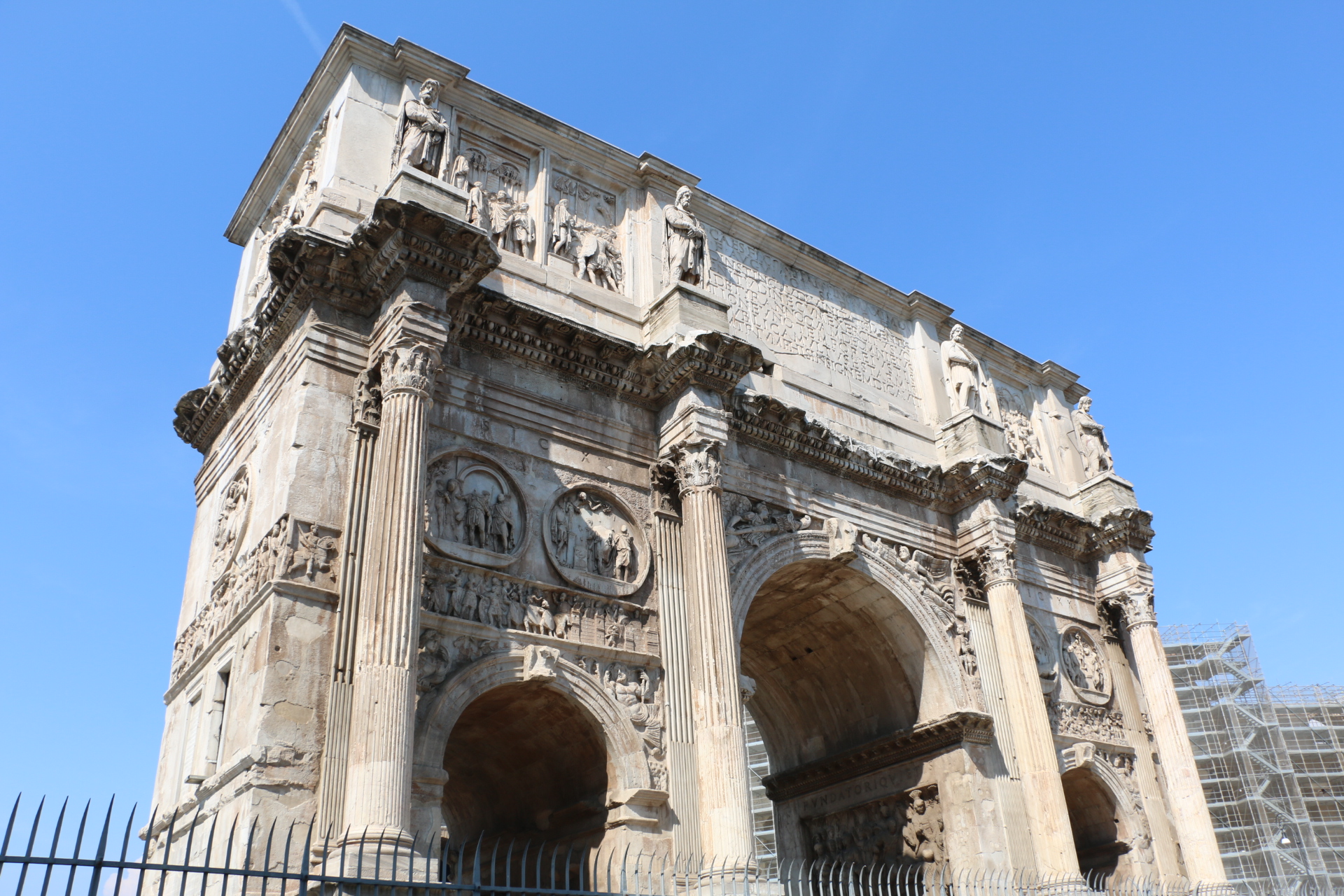 君士坦丁凯旋门