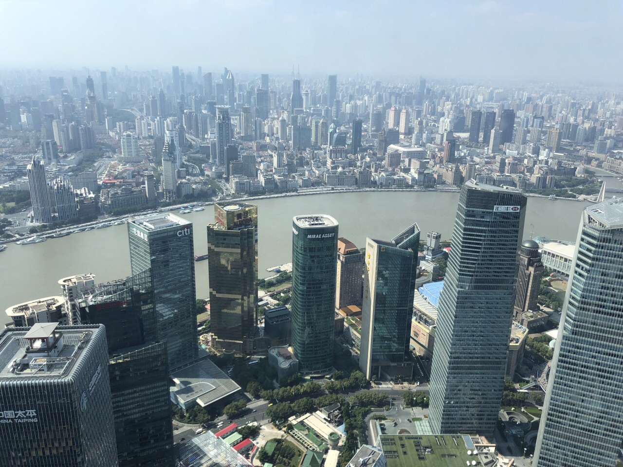 【携程攻略】上海金茂大厦景点,能看到上海全景，风景很好，晚上去风景更好。排队的速度挺快的，上面…