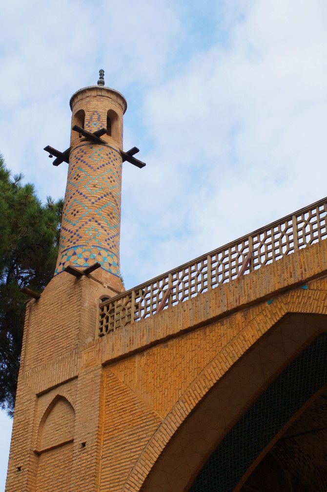 迈纳.琼邦menar jonban