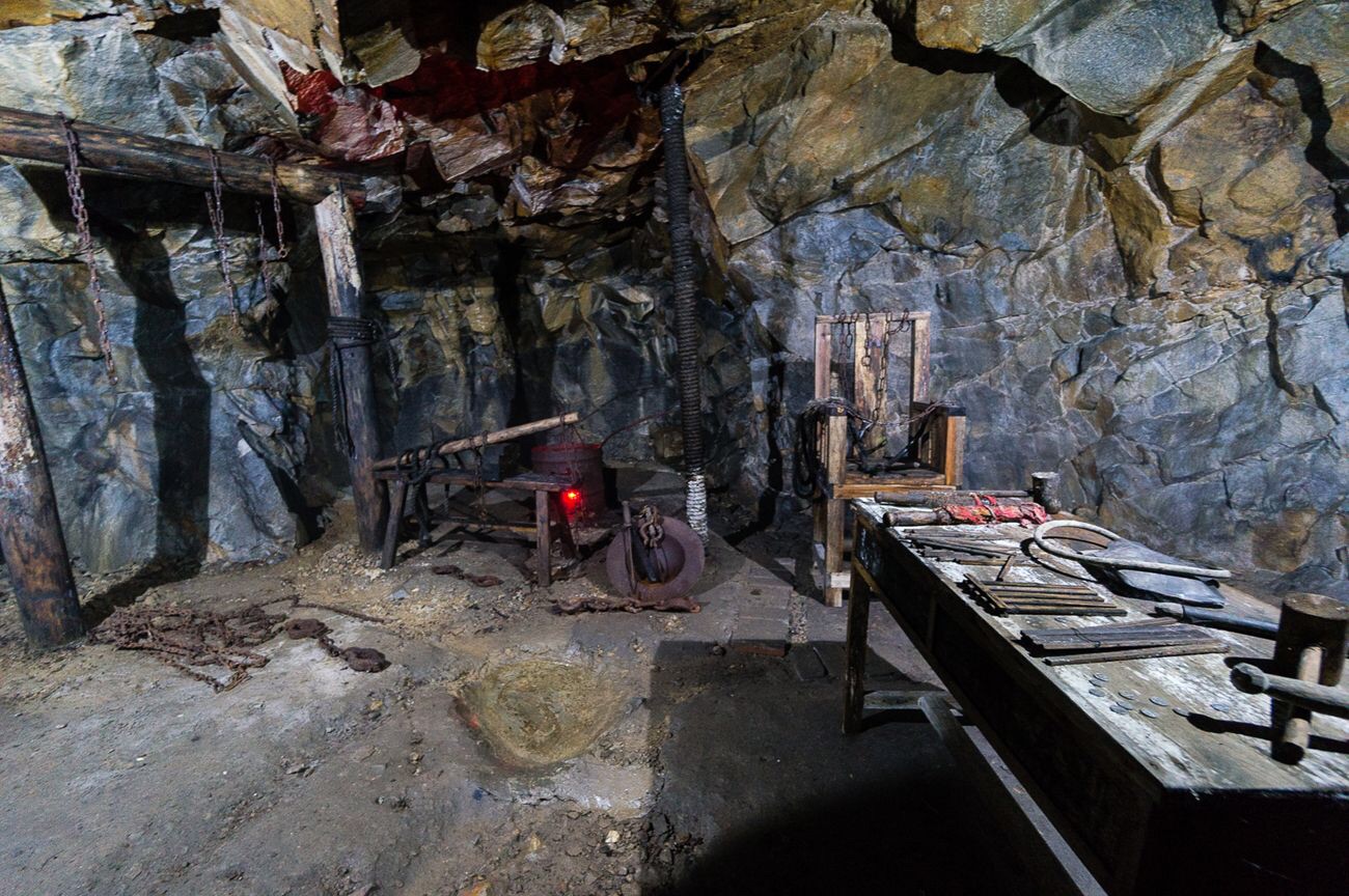 怎么规划到歌乐山烈士陵园,白公馆,渣滓洞,川外的路线?