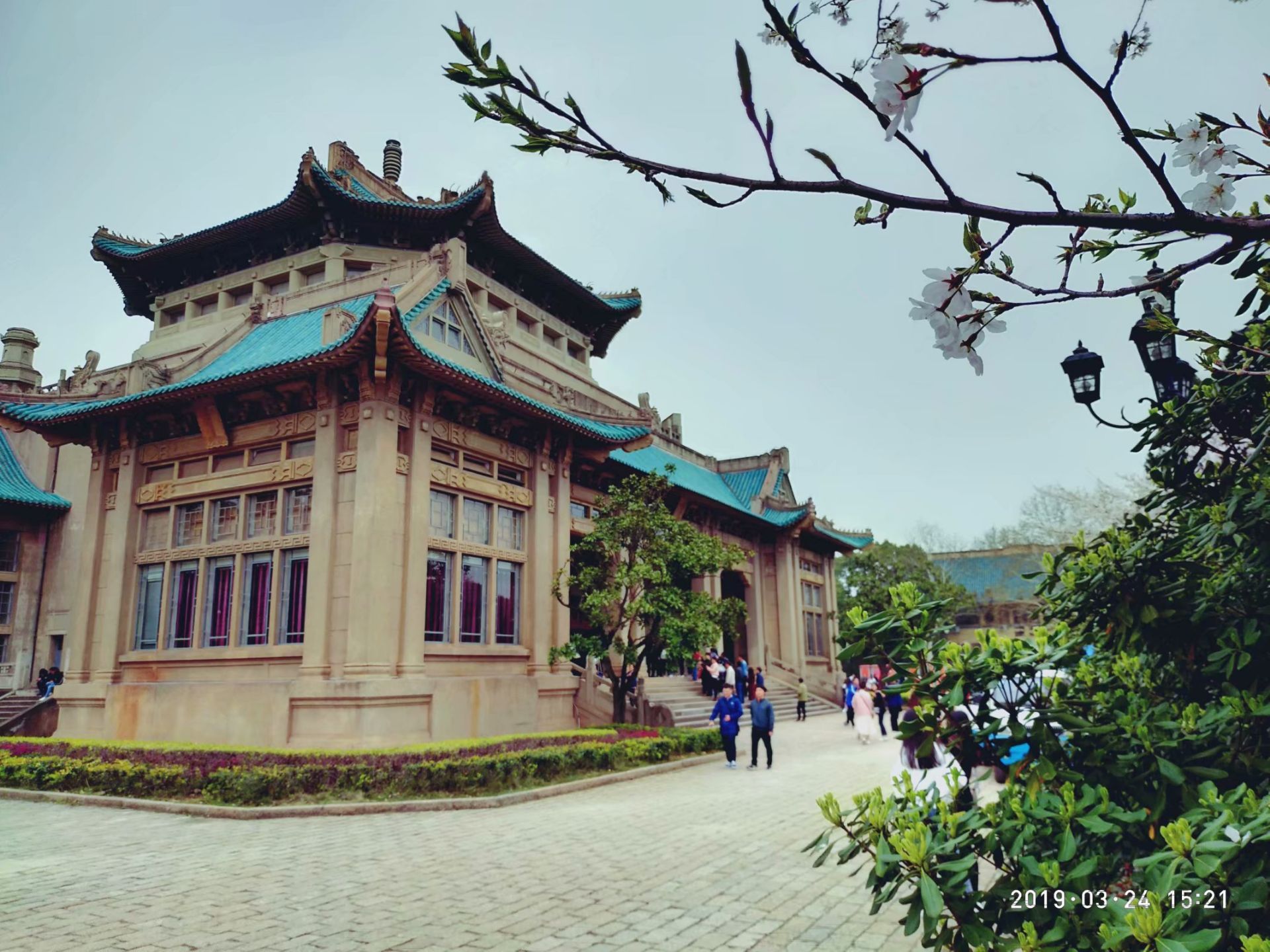 【携程攻略】武汉武汉大学景点,武汉大学作为中国最出名的高等学府之一，其风景也令人难忘。武汉大学…