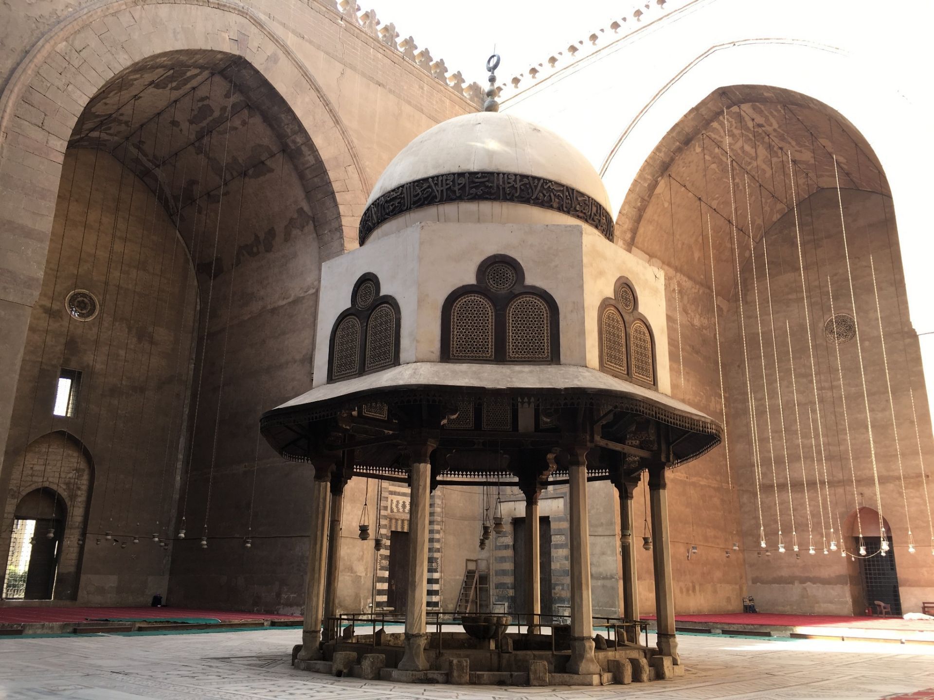 苏丹·哈桑清真寺