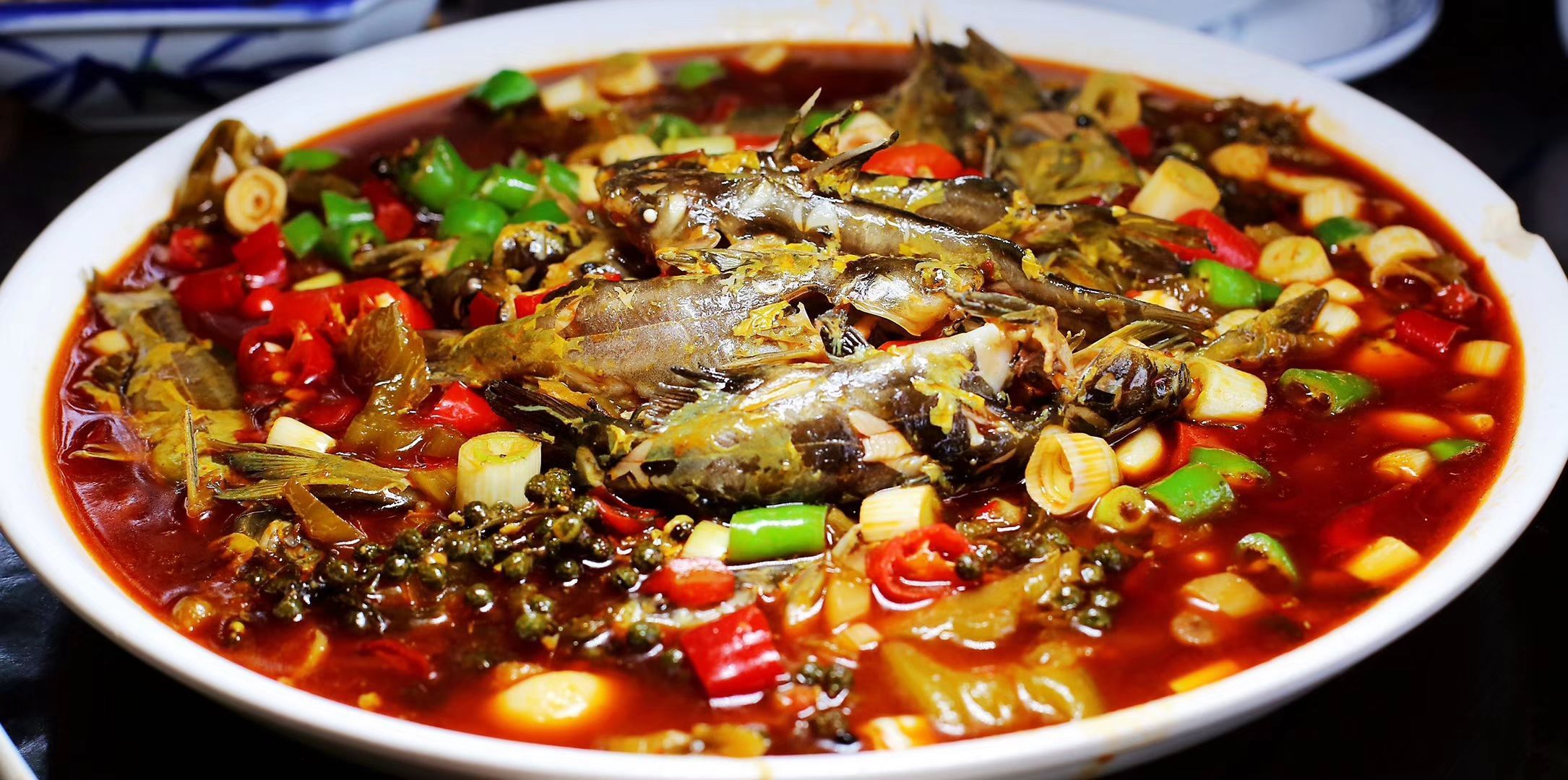 水煮泥鳅不是很惊艳家常烧黄辣丁中规中矩卤菜和凉粉还可以但是干煸