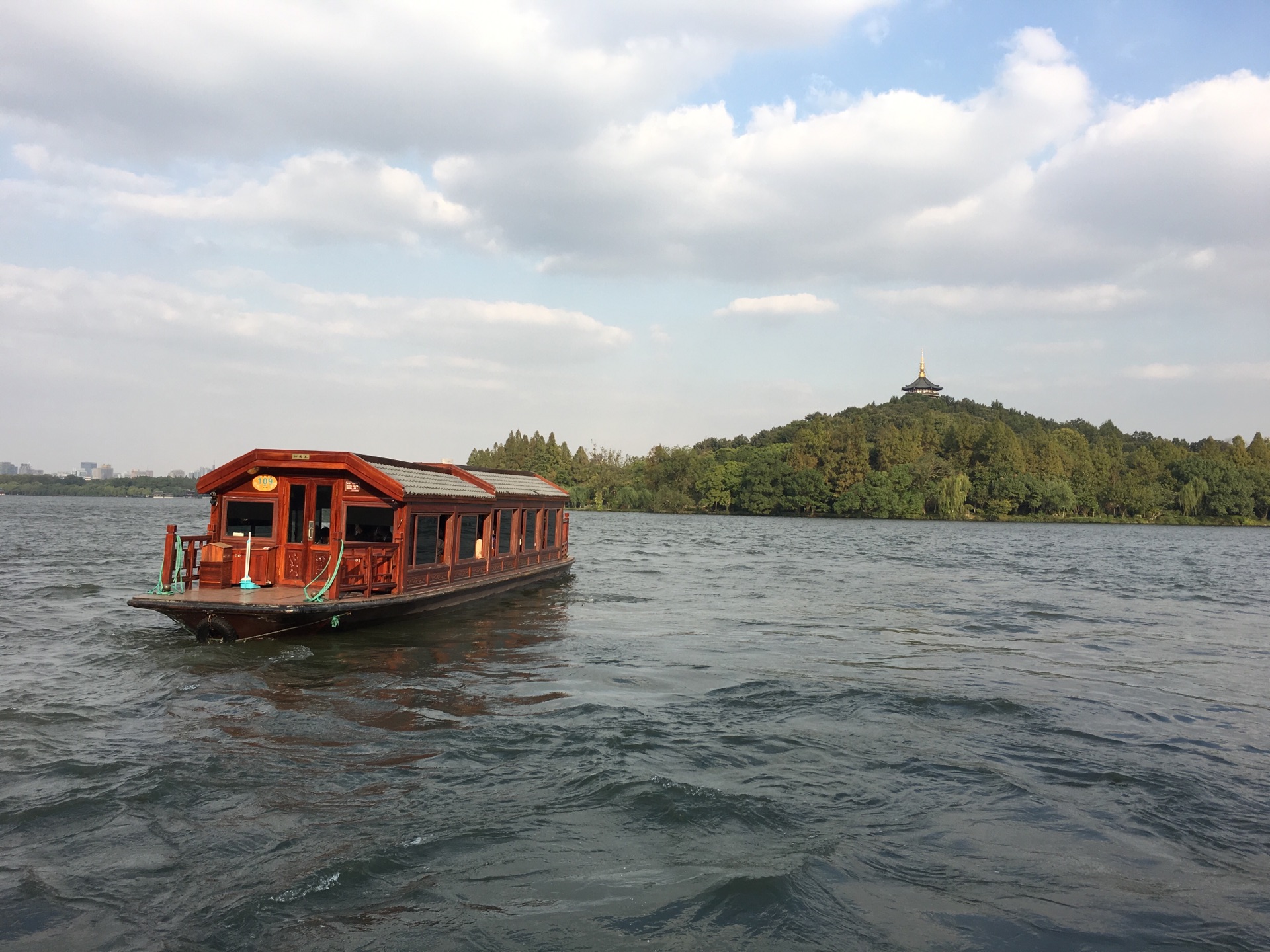 杭州西湖游船好玩吗,杭州西湖游船景点怎么样_点评_评价【携程攻略】