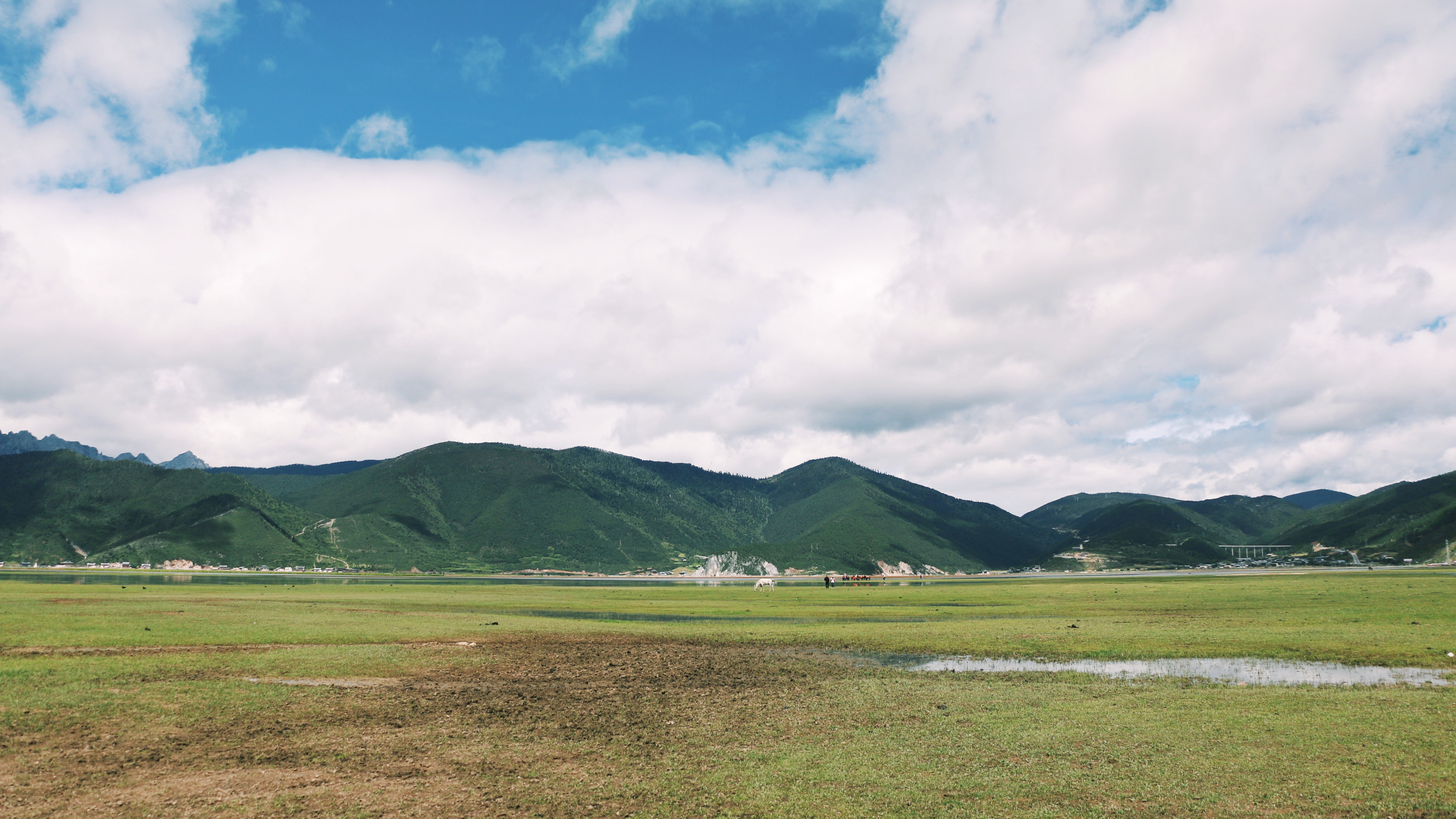 【携程攻略】香格里拉依拉草原景点,在香格里拉的最后一站,我们选择了