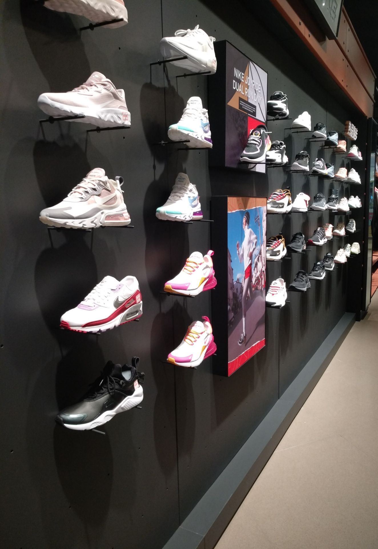 耐克(卓越大融城店)