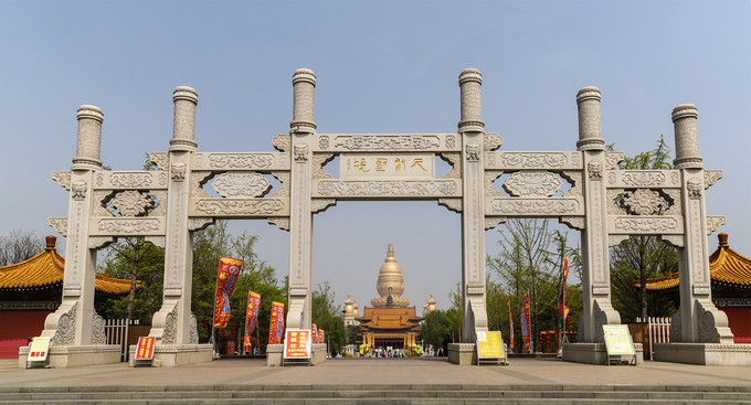 寶相寺看點: 在太子靈蹤塔的塔內,發現佛祖釋迦牟尼真身佛牙