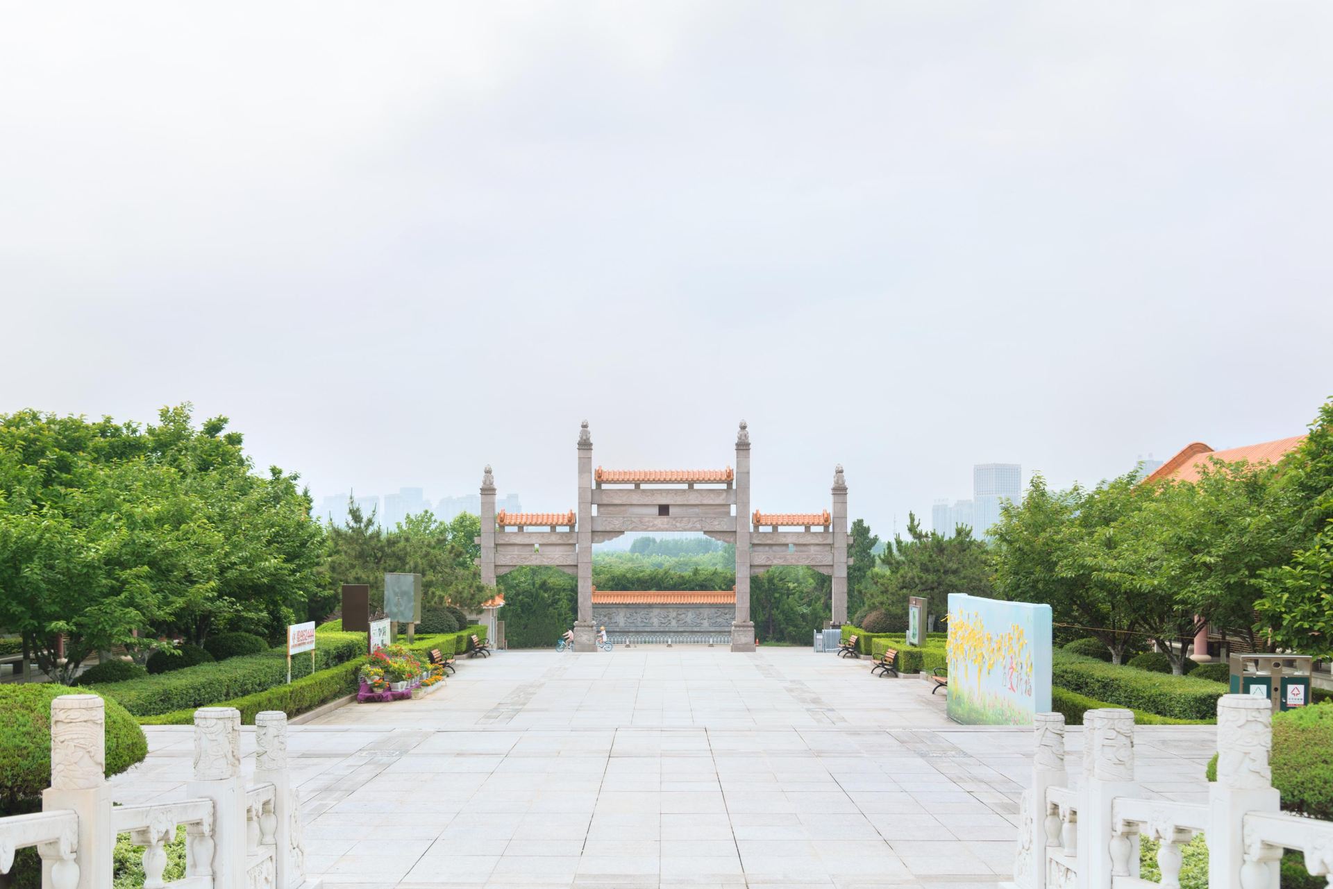 大蜀山文化陵园 直线距离702m