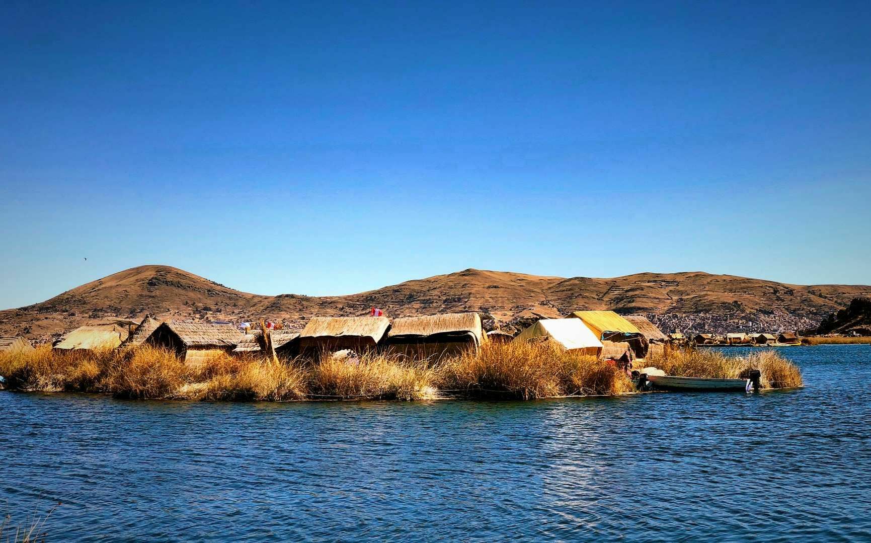 的的喀喀湖位于玻利维亚和秘鲁两国交界的科亚奥高原上,是南美洲地势