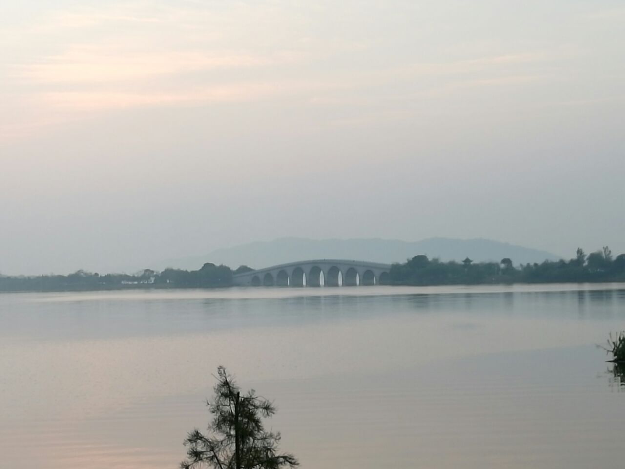 南湖游览风景图图片