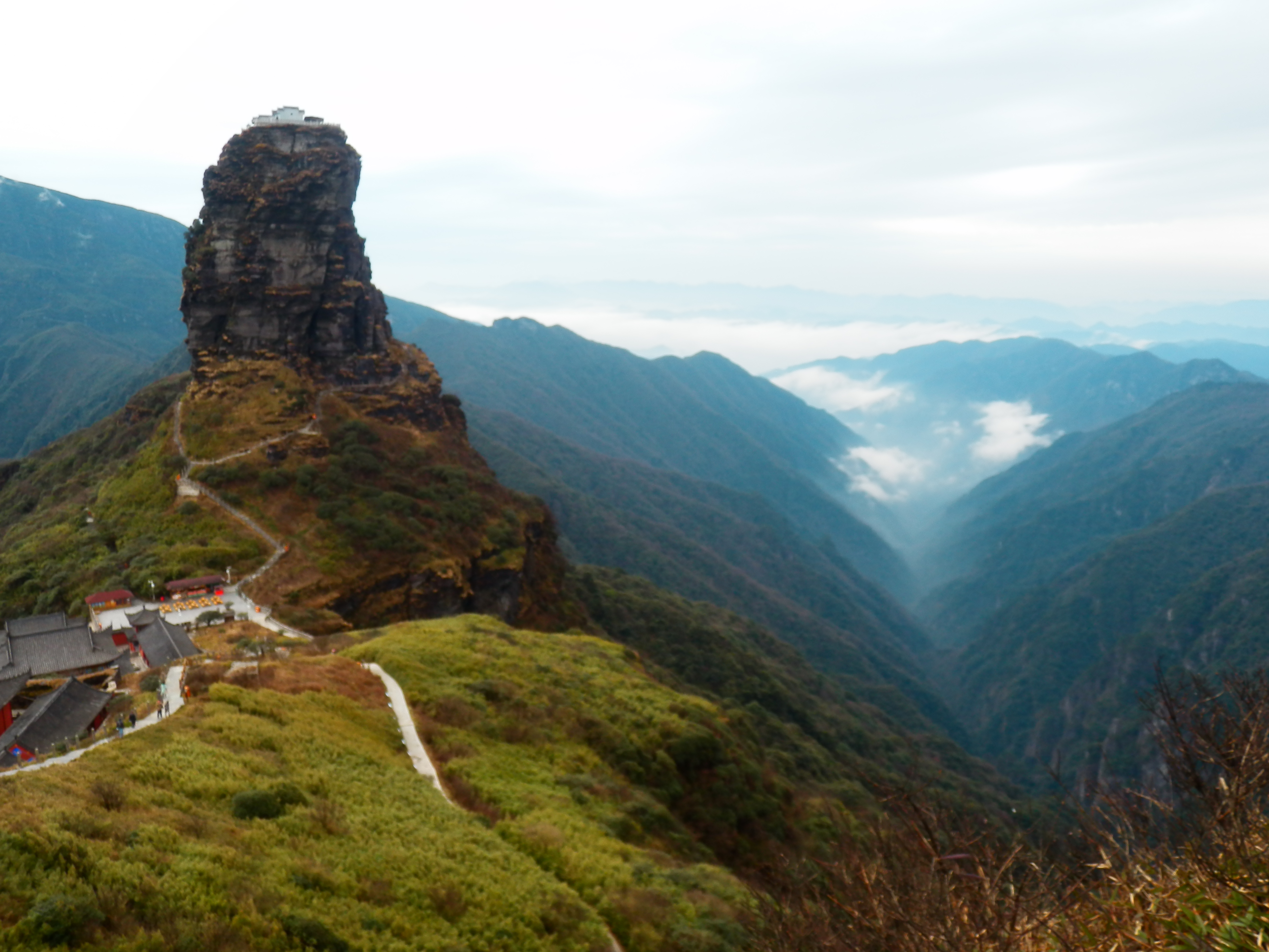 梵净山—被《国家地理》评为全球最值得到访目的地， 中国唯一入选景区！ - 知乎