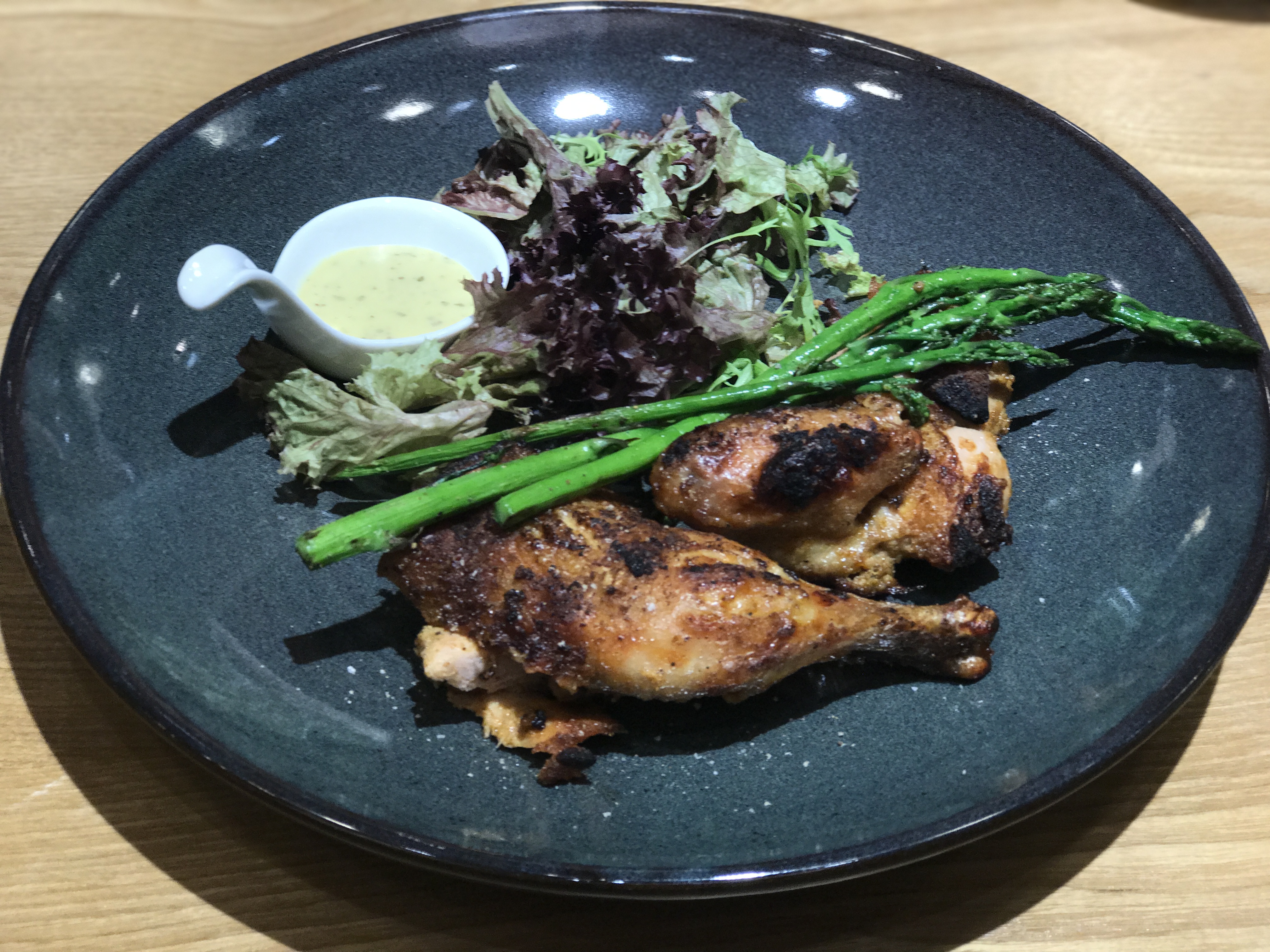 秘制烤春鸡鸡肉烤的很嫩皮脆脆的好吃羊肉很嫩不错