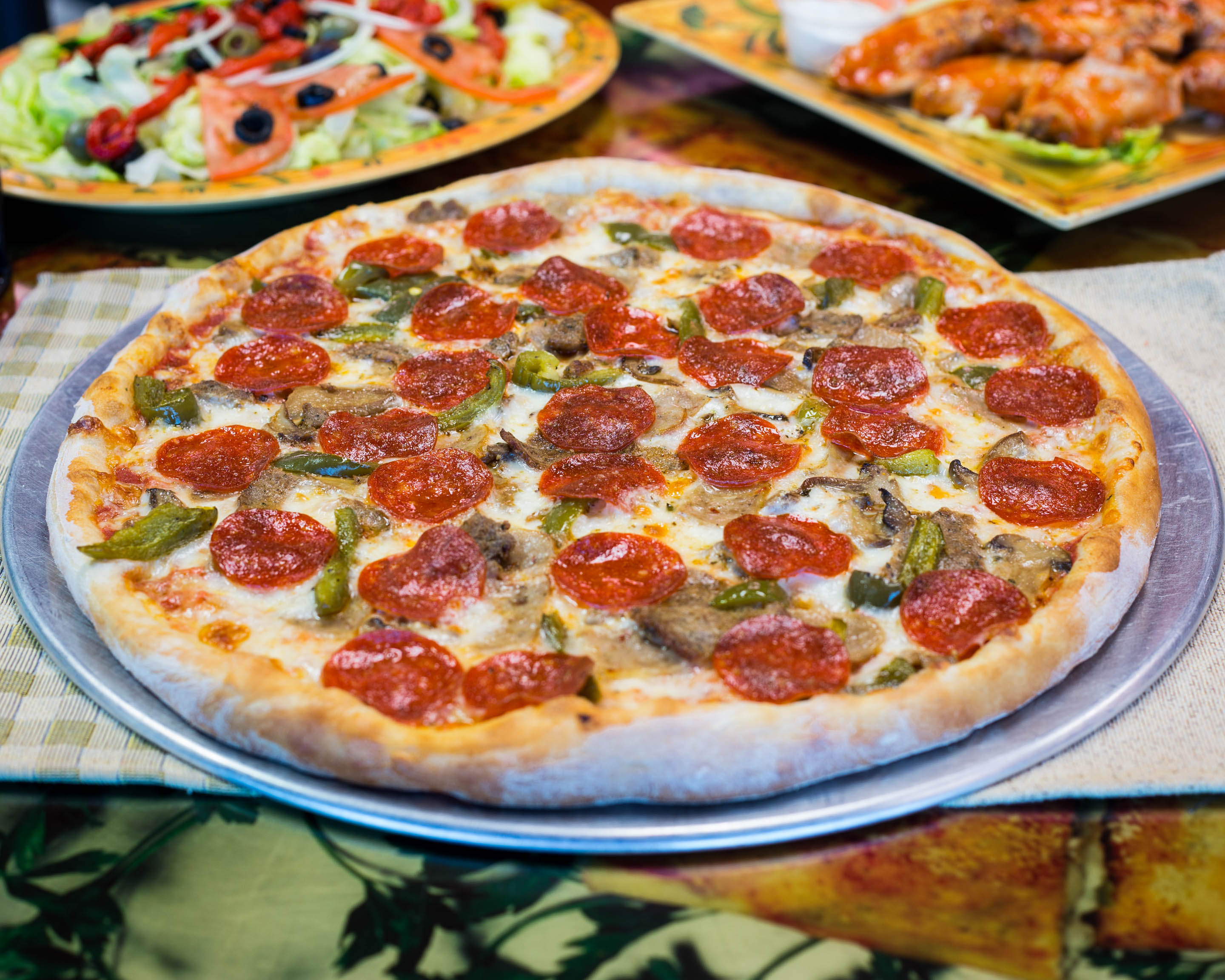 authentic italian food. pizza, pasta, salads, .