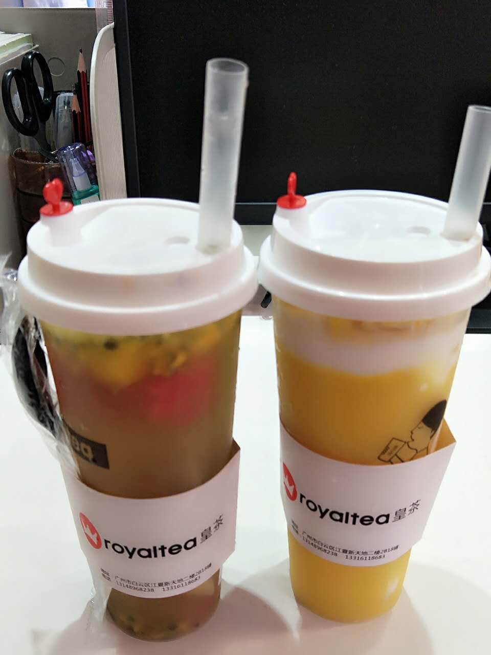 2021royaltea皇茶(江夏新天地)美食餐厅,耳闻不如一见,超大杯水果茶.