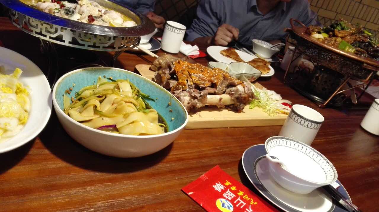 天山盛宴新疆主题餐厅