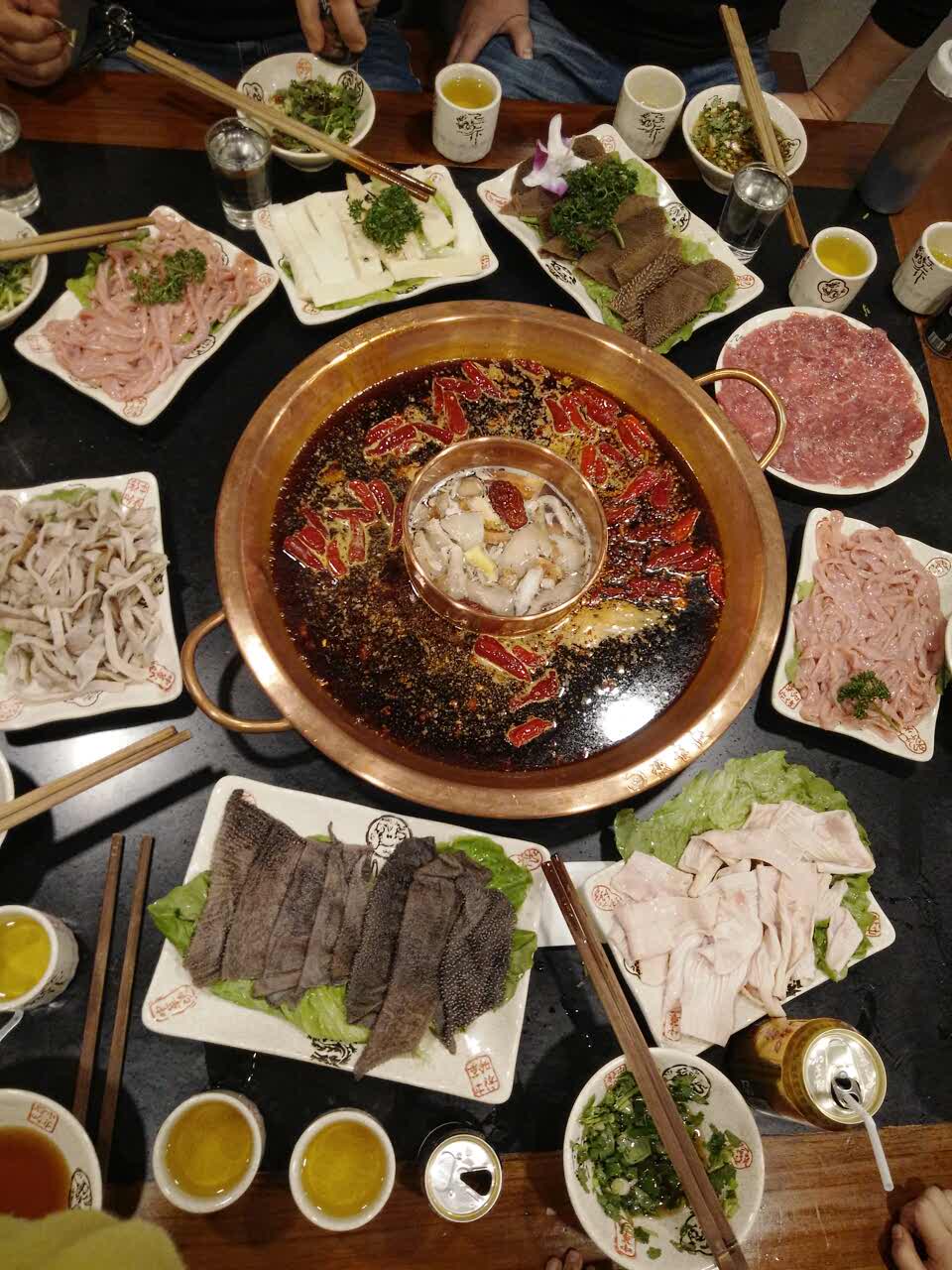 2022张家大院老灶火锅美食餐厅,味道好,菜品干净卫生,服务.