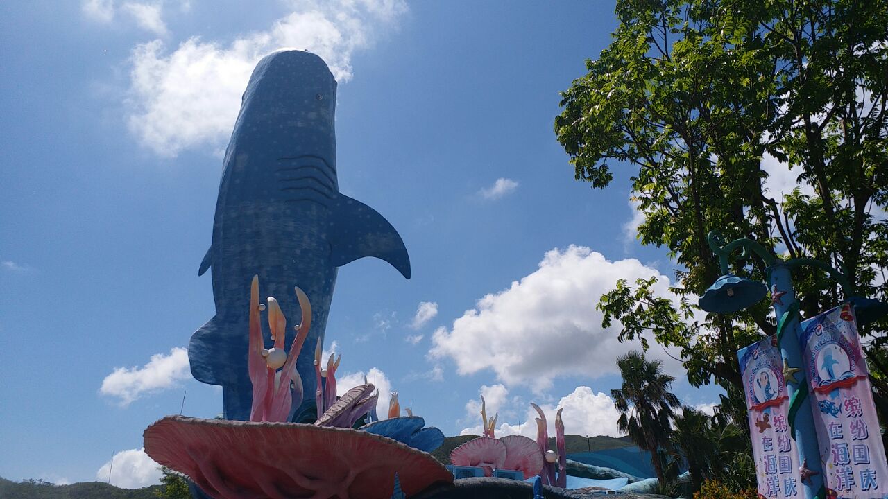 长隆海洋王国鲸鲨馆荣获五大吉尼斯世界纪录,分别为:最大的水族馆