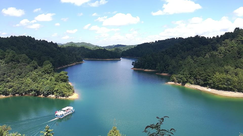 長順杜鵑湖風景區