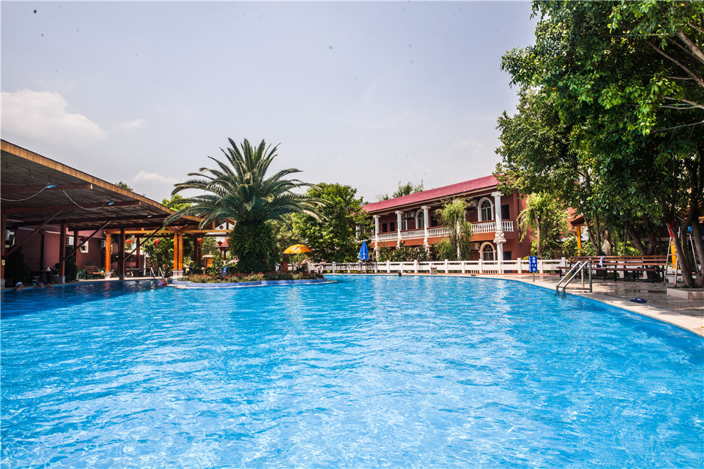 弥勒天池都温泉度假酒店#是不是住酒店就可以泡温泉游泳?