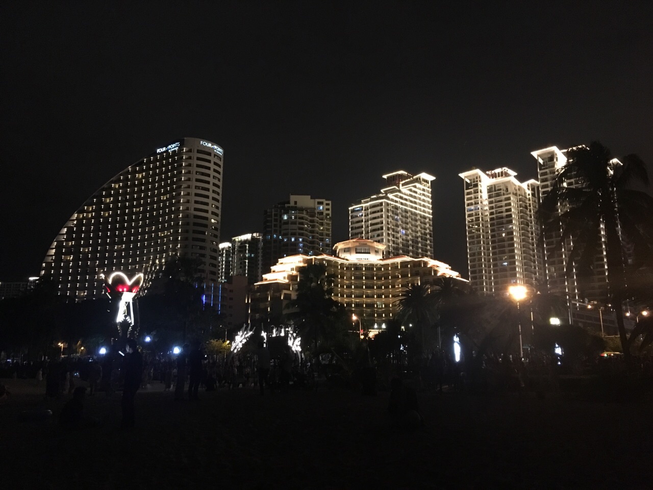 海月广场夜景图片