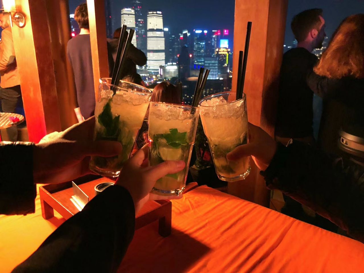 【携程美食林】上海非常时髦酒吧餐馆,vue bar也就是非常时髦酒吧,就