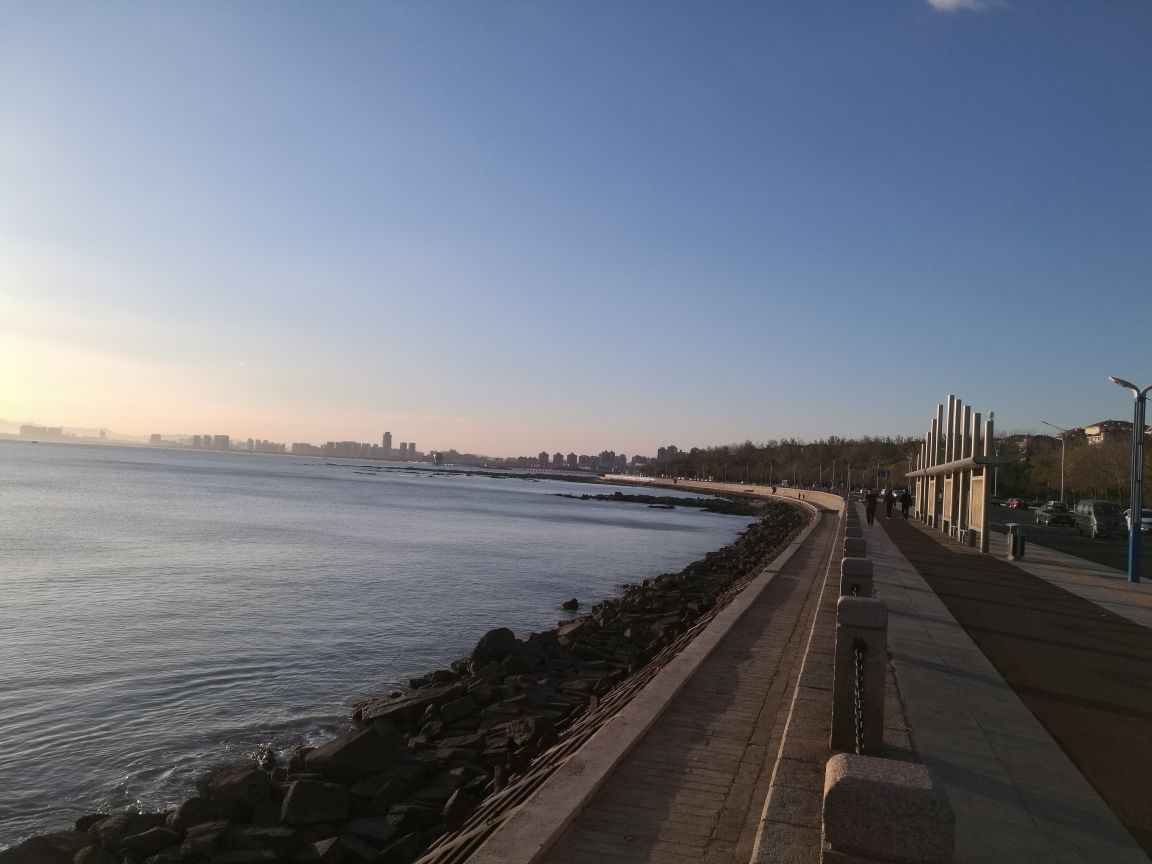 这里海湾景色很美海湾开阔