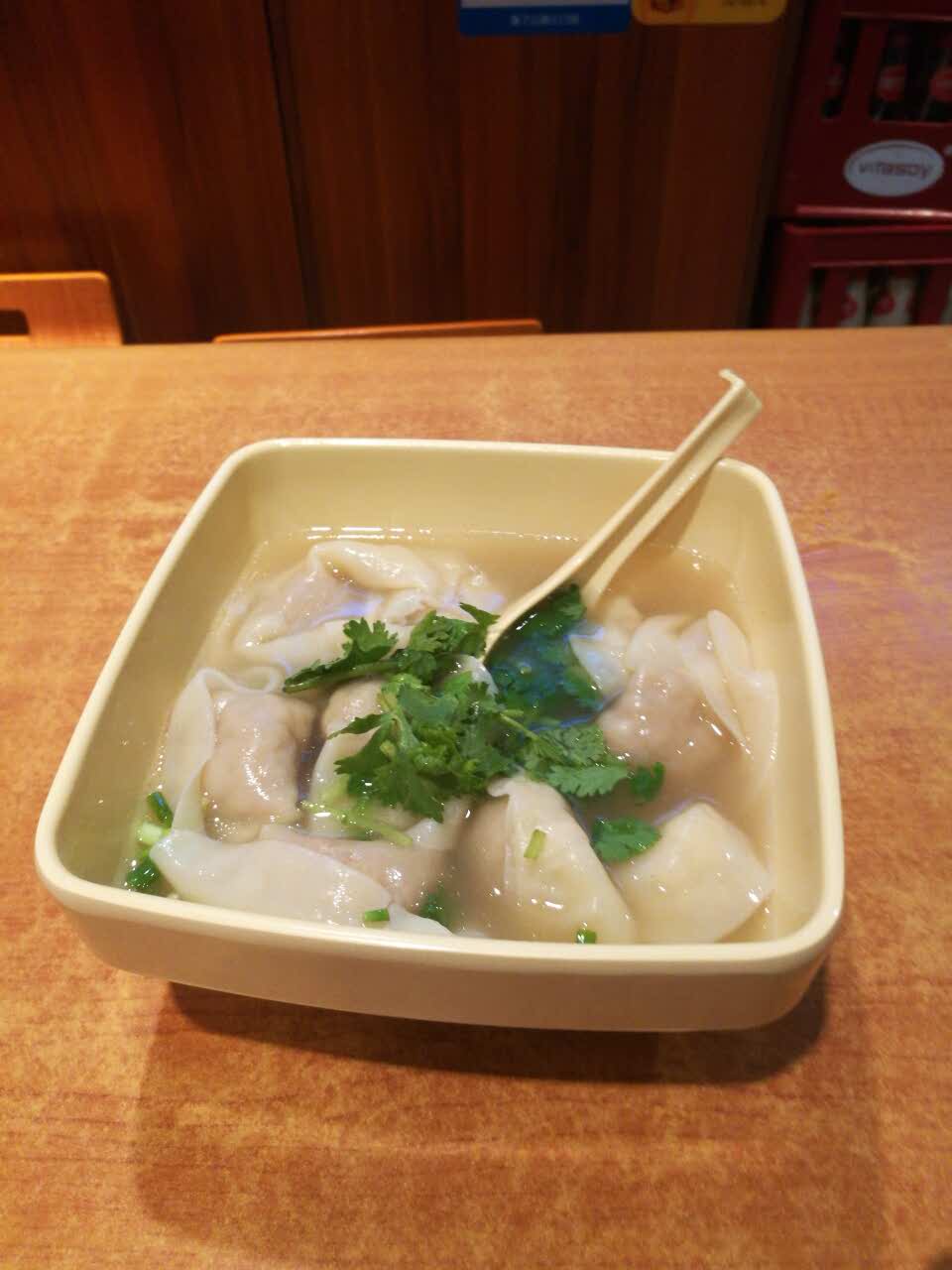 味道不错!份量够吃!喜欢吃他家的松仁玉米馄饨