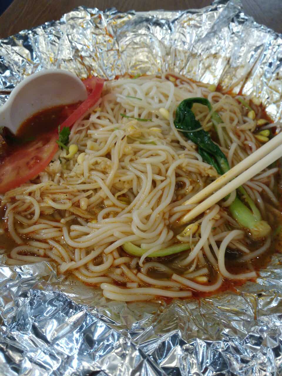 2021麻色锡纸花甲米线(华润五彩城店)美食餐厅,看着很卫生,有食欲