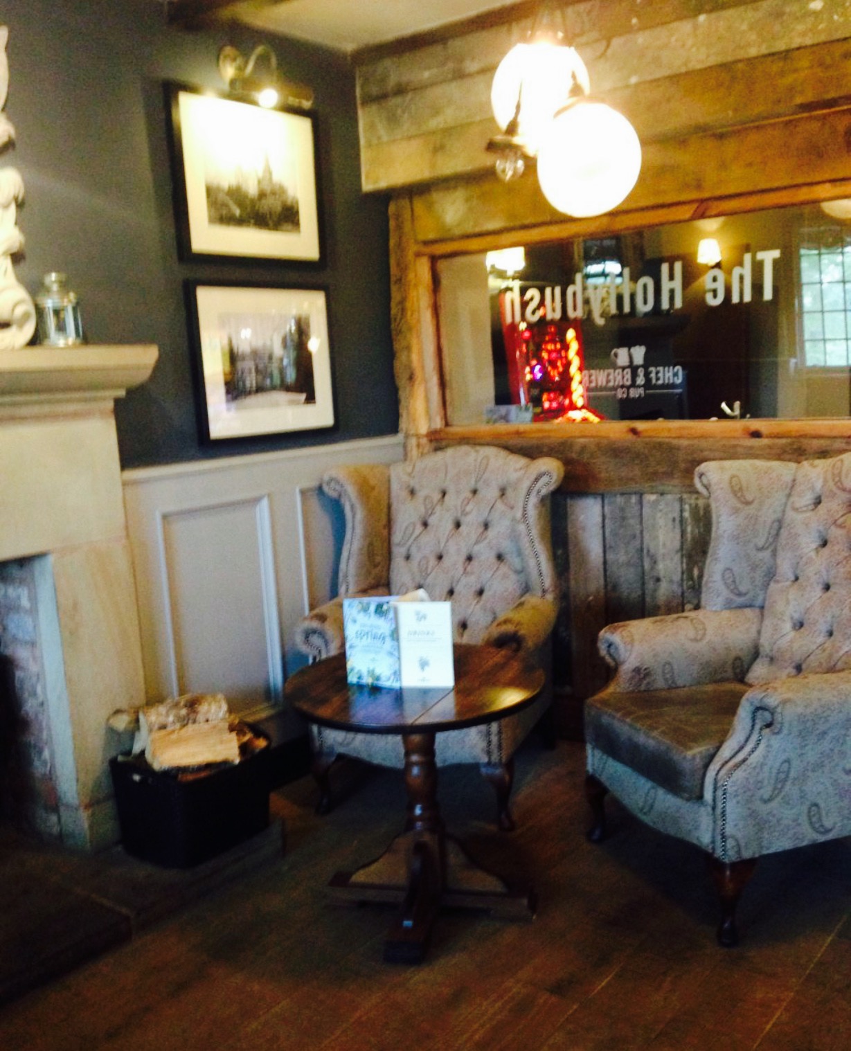 holly bush 酒吧/酒馆 直线距离7.9km