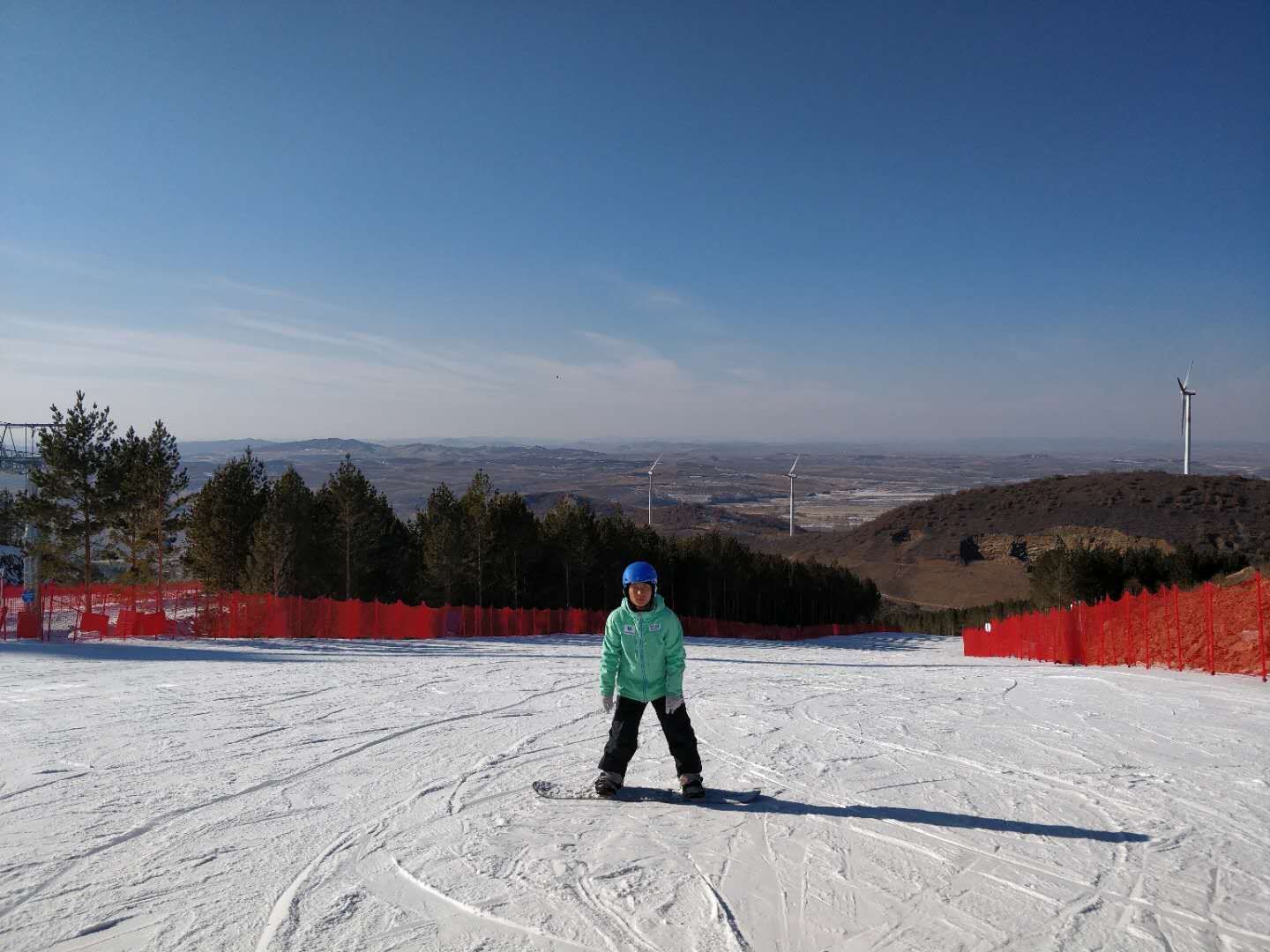 齐齐哈尔碾子山滑雪场图片