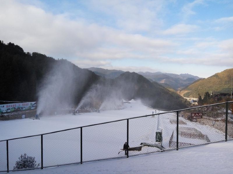 绿水尖滑雪场图片