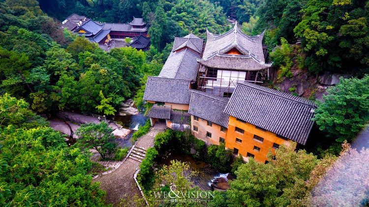 中,下方广寺由国务院1983年发文列入汉族地区佛道全国重点寺观之一.