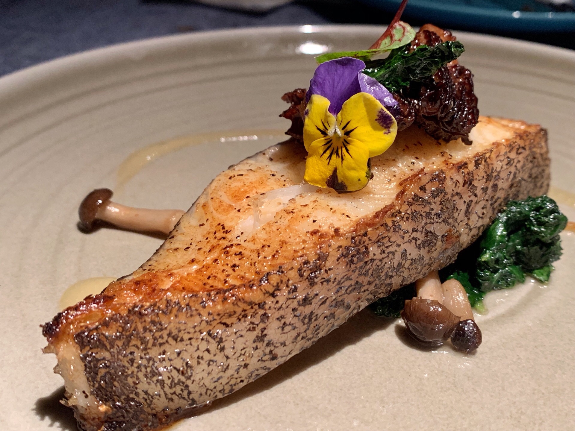 再加点了一份自制鹅肝酱 完全吃到撑  前菜:「金枪鱼有机番茄色拉」