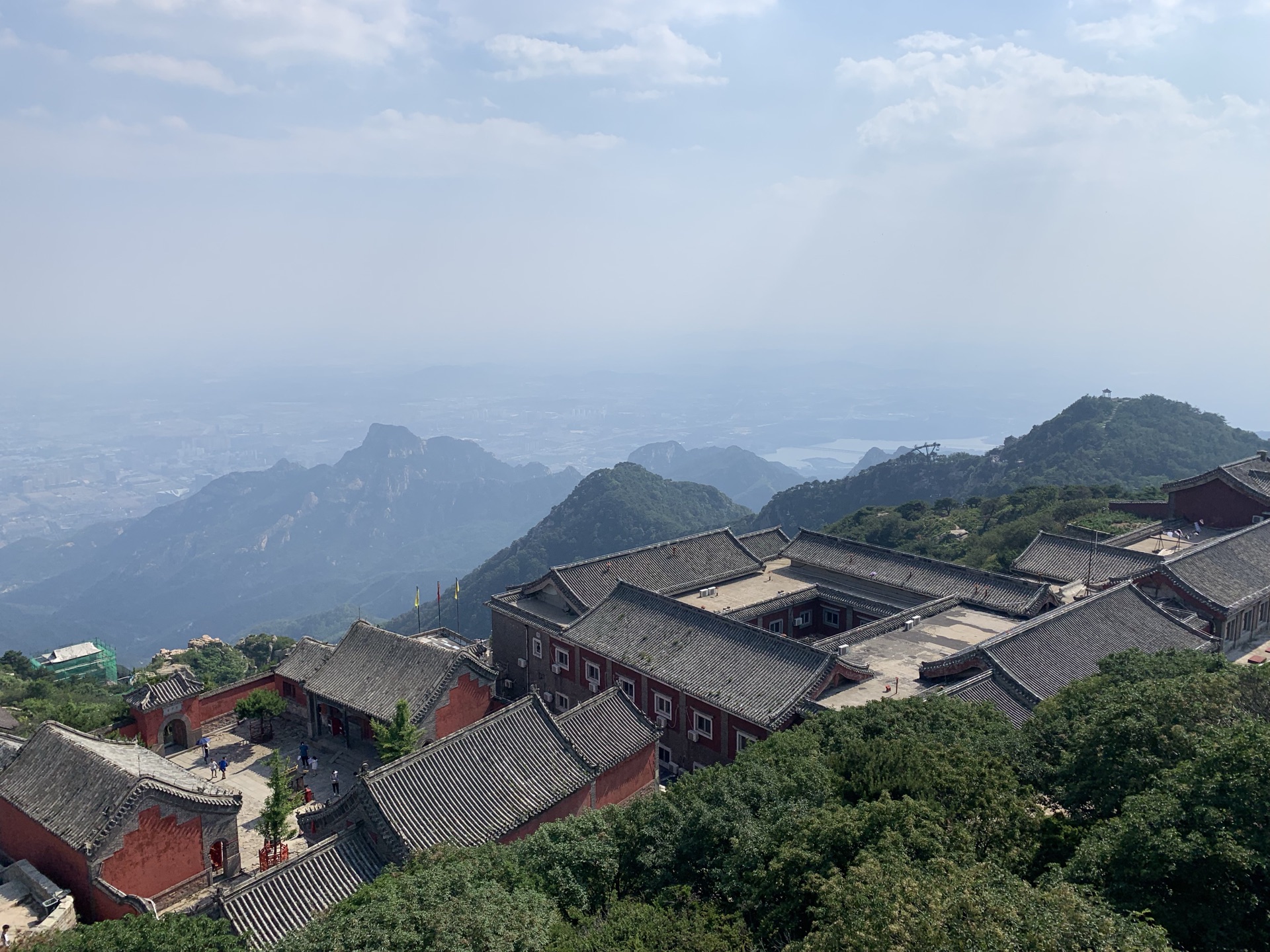 【携程攻略】泰山玉皇顶景点,泰山,中国五岳之一,在玉皇顶的入口处,有