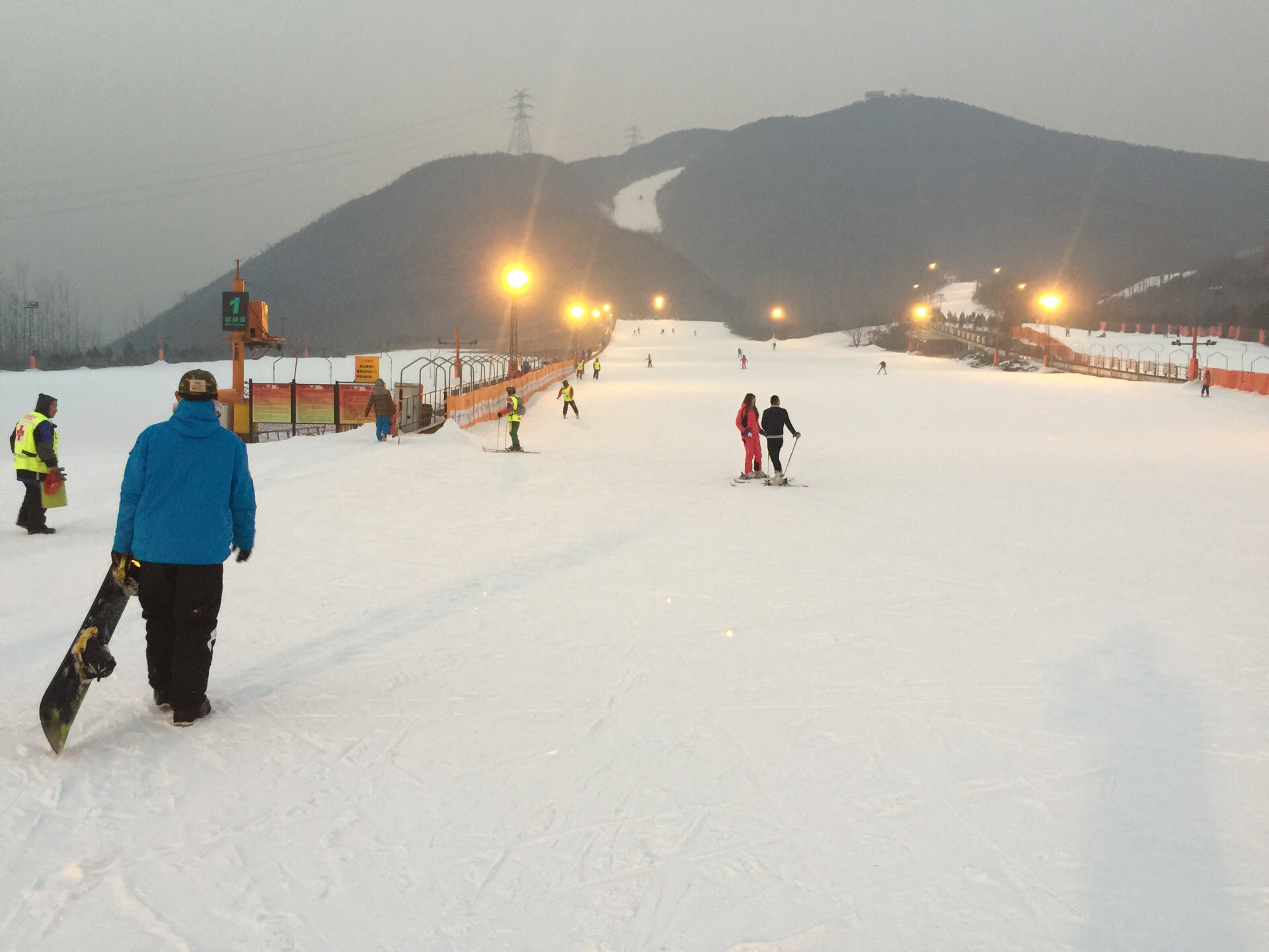 南国雪城雪季重燃 贵州六盘水梅花山滑雪场激情开滑 - 知乎