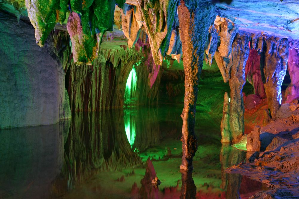 黄龙岩畲族风情旅游区