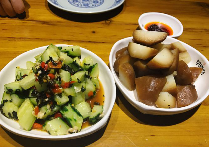 【携程美食林】长沙客串出品(都正街店)餐馆,烧烤很绝,臭豆腐东瓜山