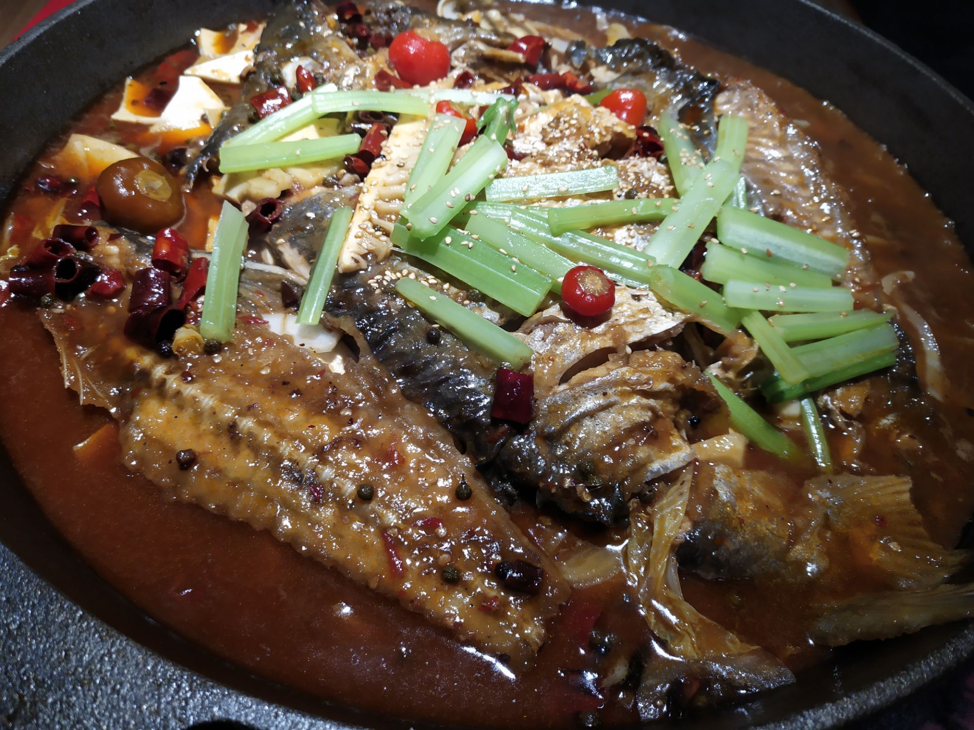 鱼老铁板烧鱼以板烧鱼为特色主打比烤鱼要好吃的板烧鱼这里有不少的