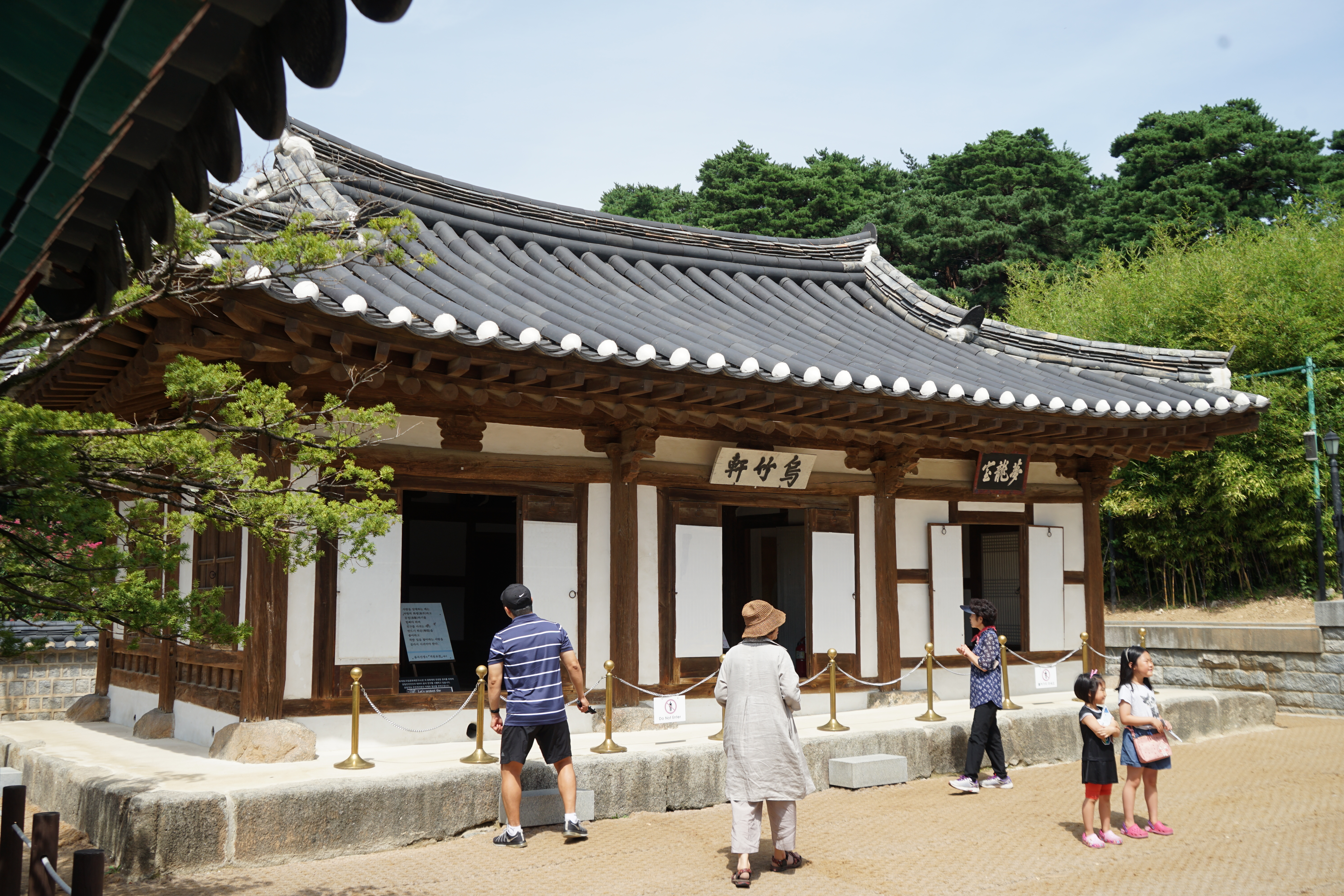 我们到达乌竹轩的当天,因为赶上市民开放日,所以免去