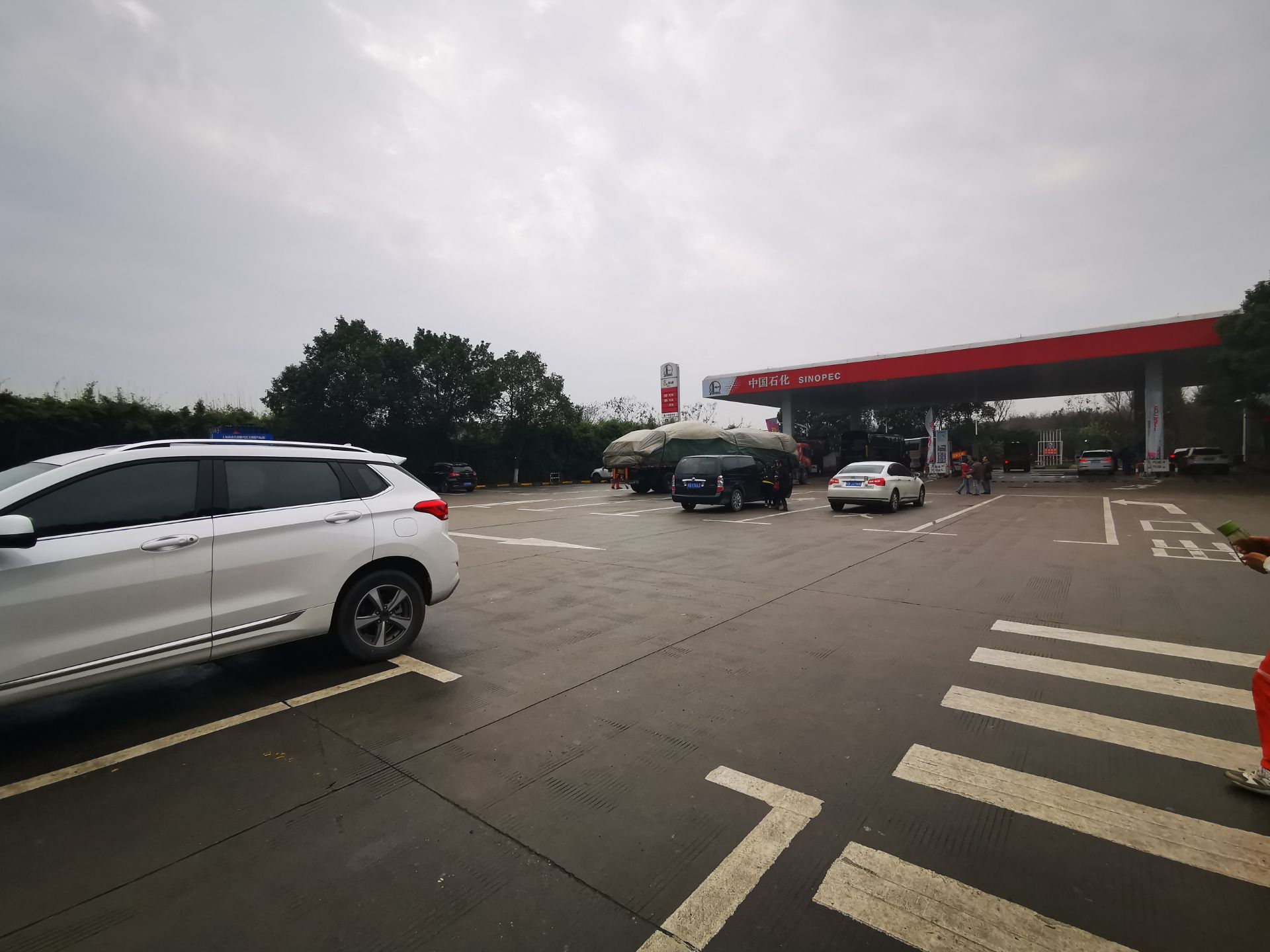 淀山湖服务区餐厅