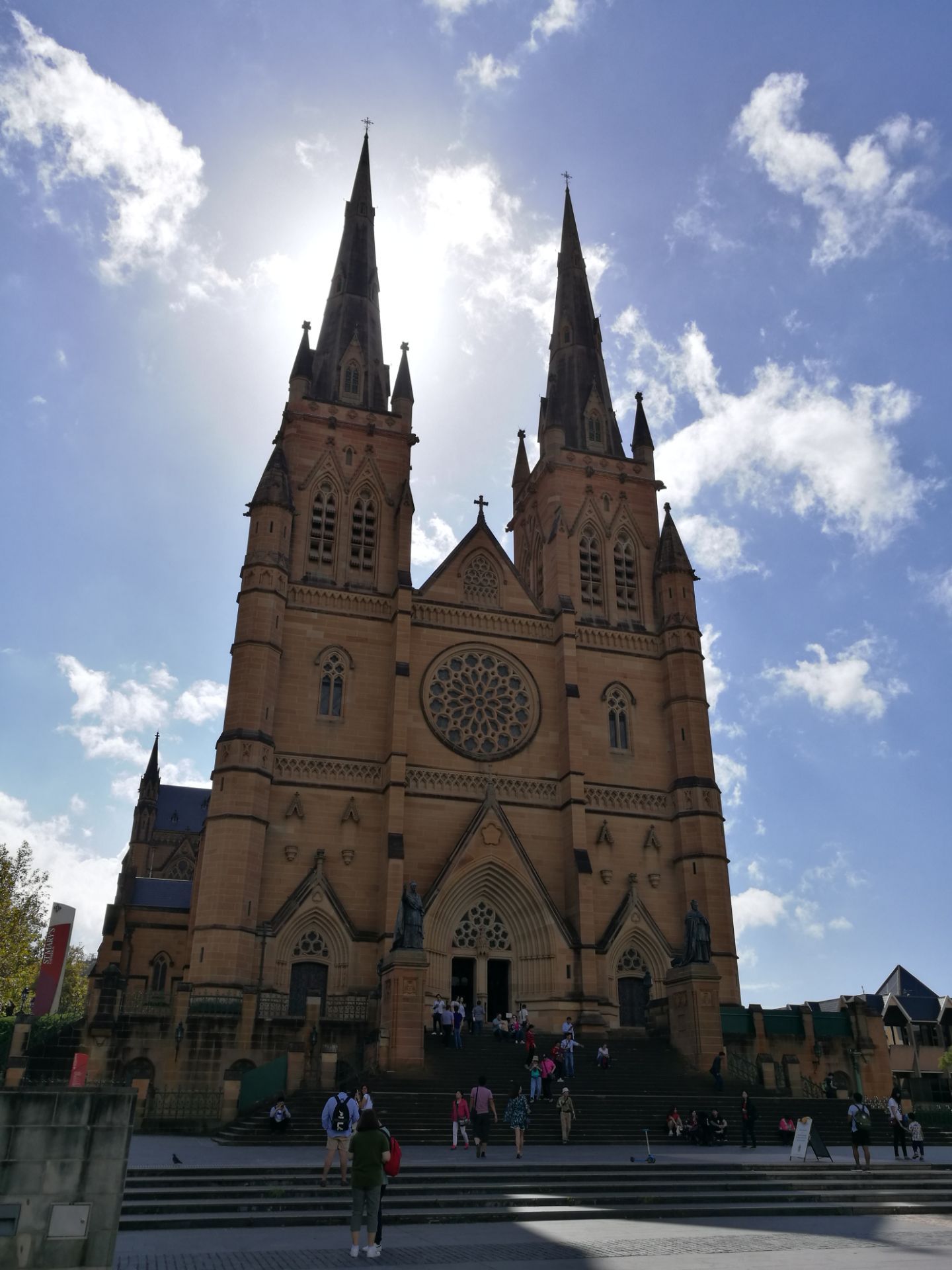 悉尼圣玛丽大教堂，澳大利亚最大最古老的教堂|悉尼圣玛丽大教堂|大教堂|圣玛丽_新浪新闻
