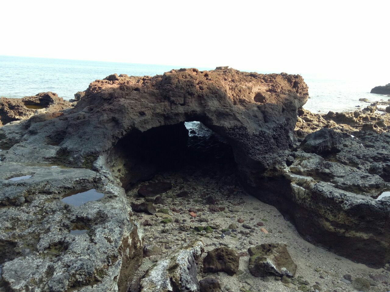 山景区景点,这里值得一去,景色优美,还有情定涠洲,海枯石烂石